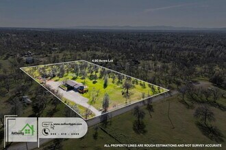 21057 Hackett Ln in Redding, CA - Building Photo - Building Photo