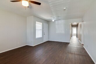 3406 Heritage Ln in Forest Hill, TX - Building Photo - Building Photo