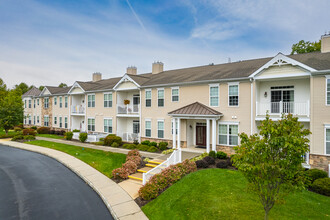 Foxfield Villas in Garnet Valley, PA - Building Photo - Building Photo