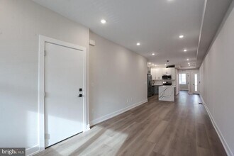 3849 Fairmount Ave in Philadelphia, PA - Building Photo - Building Photo