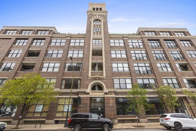 property at 1000 W Washington Blvd