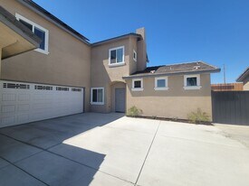 8304 Grandy St in Bakersfield, CA - Building Photo