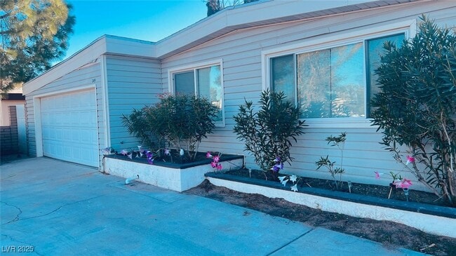 349 Upland Blvd in Las Vegas, NV - Building Photo - Building Photo