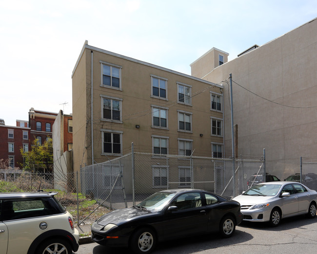 Chariot House in Philadelphia, PA - Foto de edificio - Building Photo