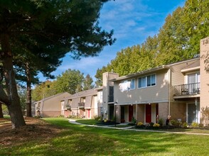 The Villager at Barton Run in Marlton, NJ - Building Photo - Building Photo