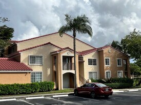 2041 Renaissance Blvd, Unit 207 in Hollywood, FL - Building Photo