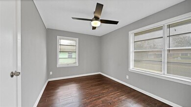 2105 Olive St in Baytown, TX - Building Photo - Building Photo