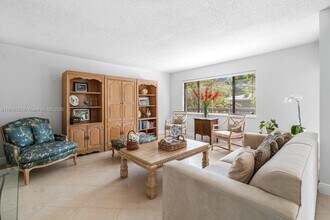1520 Salzedo St in Coral Gables, FL - Building Photo - Building Photo