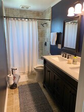 1023 McCarthy Rd, Unit Unit A in Lemont, IL - Foto de edificio - Building Photo