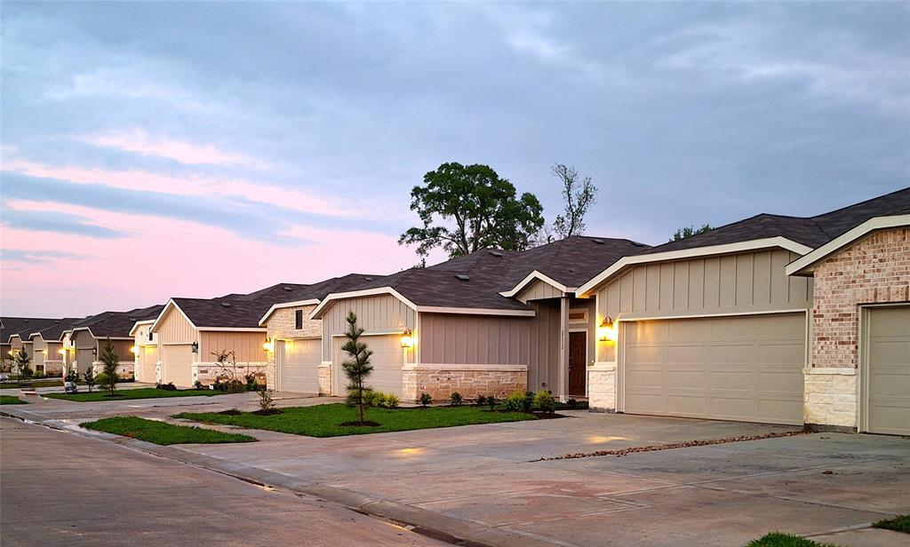 25535 Starling Ln in Magnolia, TX - Foto de edificio