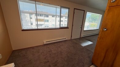 1123 5th Ave S, Unit 8 in Edmonds, WA - Building Photo - Building Photo