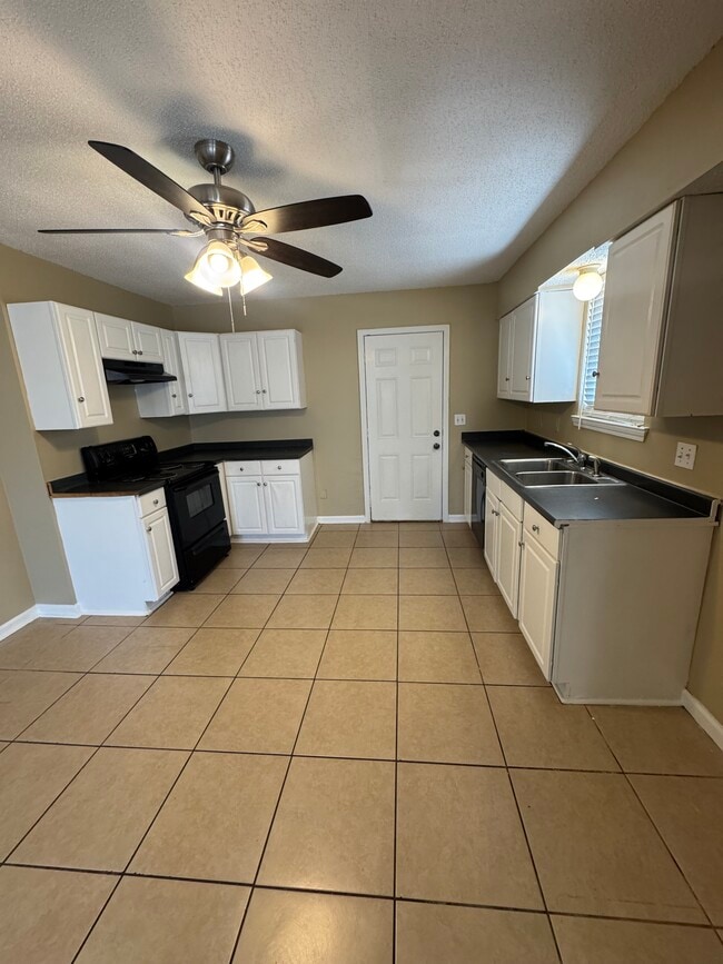 4841 Bonita Dr in New Orleans, LA - Building Photo - Building Photo