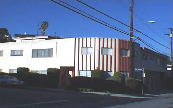 4525 Don Tomaso Dr in Los Angeles, CA - Building Photo