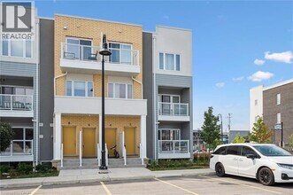 2 Vitality Dr in Kitchener, ON - Building Photo - Building Photo
