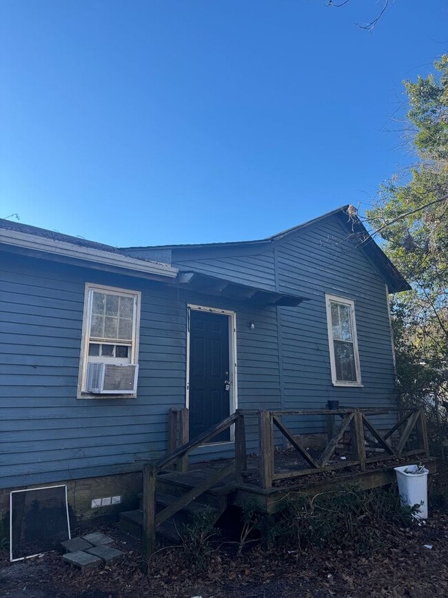 property at 1529 Henley St