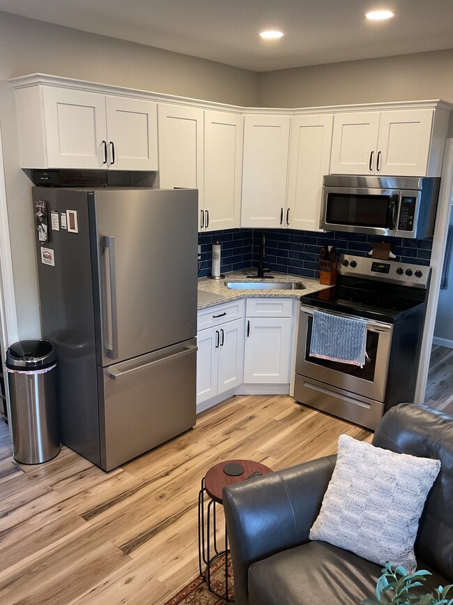 property at 326 E Lincoln St