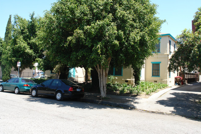 900-902 S Manhattan Pl in Los Angeles, CA - Foto de edificio - Building Photo