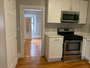 13 Wiget St, Unit 1 in Boston, MA - Building Photo - Building Photo