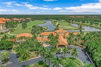 2826 Tiburon Blvd E in Naples, FL - Foto de edificio - Building Photo