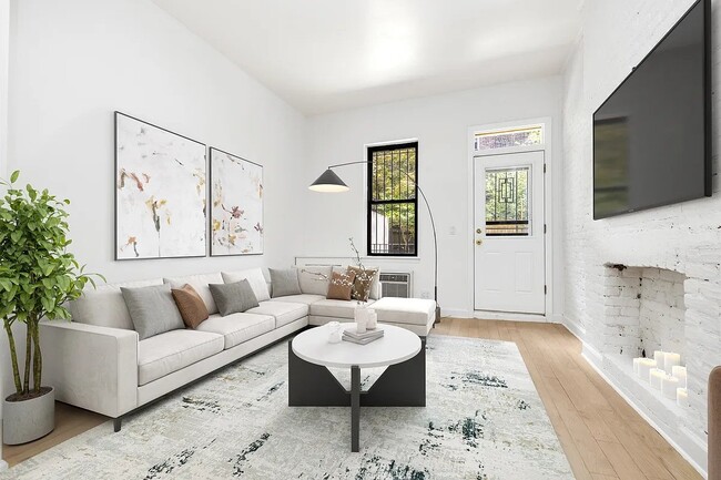 227 W 20th St in New York, NY - Building Photo - Building Photo