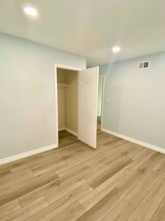 2304 E Virginia Ave in Anaheim, CA - Foto de edificio