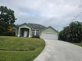 3215 SE Pinto St in Port St. Lucie, FL - Building Photo