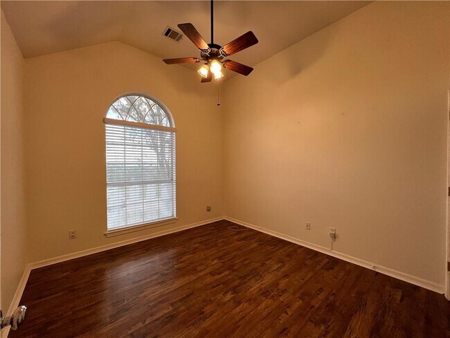 122 Catfish Cove in Dripping Springs, TX - Building Photo - Building Photo