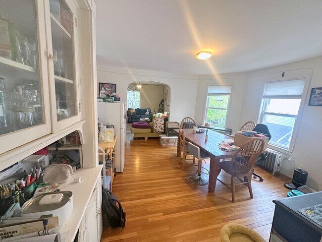 10 Rogers Ave, Unit 2 in Somerville, MA - Building Photo - Building Photo