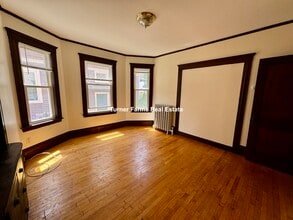 41 Michigan Ave, Unit 1 in Somerville, MA - Foto de edificio - Building Photo