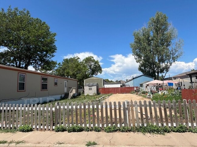 property at 103 N Josephine Ave