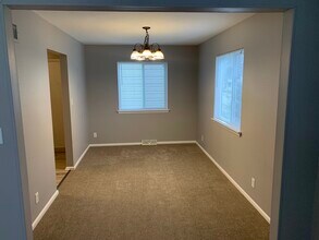 7006 W Lloyd St, Unit 7006 in Wauwatosa, WI - Building Photo - Building Photo