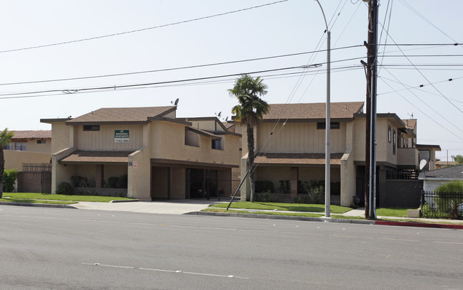 Magnolia Apartments in Anaheim, CA - Building Photo - Building Photo