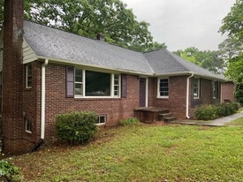 108 Williamsburg Dr in Greenville, SC - Building Photo