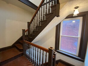 335 W McMillan St in Cincinnati, OH - Building Photo - Building Photo