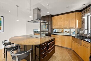 3 Pier 7, Unit 3 in Boston, MA - Building Photo