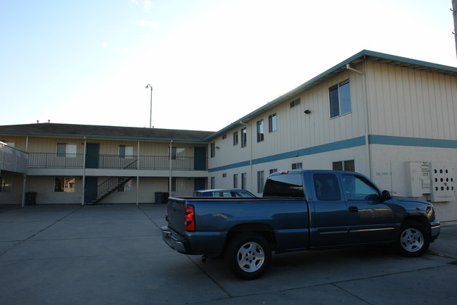 Apex Apartments in Salinas, CA - Foto de edificio - Building Photo