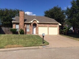 205 Ironbark Dr in Arlington, TX - Building Photo