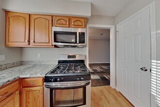 7611 Round Grove Ln in Houston, TX - Building Photo - Building Photo