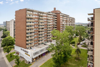 Le Colbert in Montréal, QC - Building Photo - Building Photo