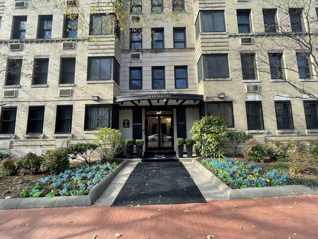 property at 1010 25th St NW