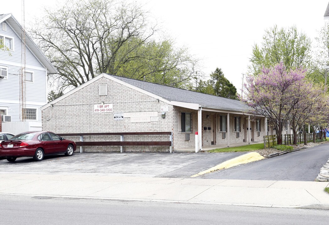 345 E Lincoln St in Findlay, OH - Building Photo