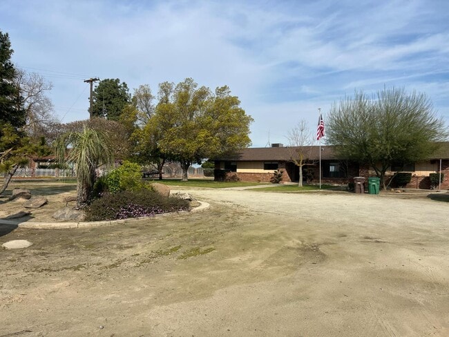 7828 S Del Rey Ave in Del Rey, CA - Building Photo - Building Photo