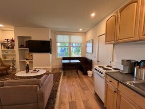 294 French St in Fall River, MA - Building Photo - Building Photo