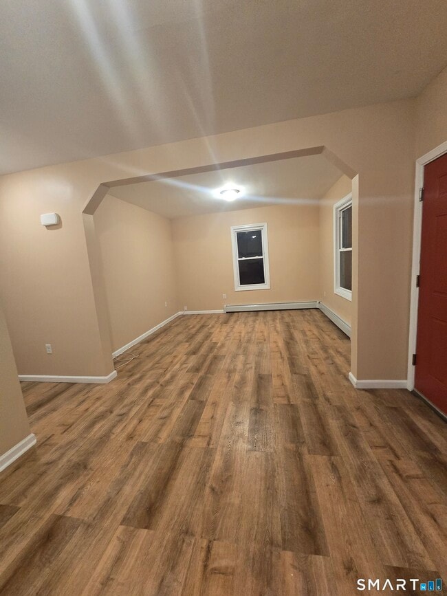 38 Burton St in Hartford, CT - Building Photo - Building Photo