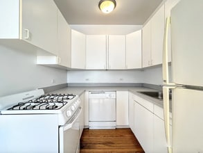 820 W Waveland Ave, Unit 17 in Chicago, IL - Building Photo - Building Photo