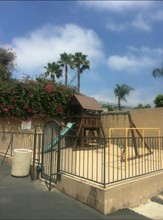 Monte Vista Manor Apartments in La Habra, CA - Building Photo - Building Photo