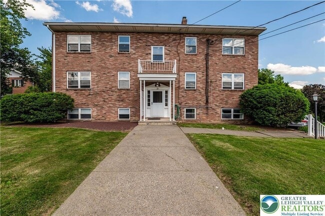 property at 90 Gum St