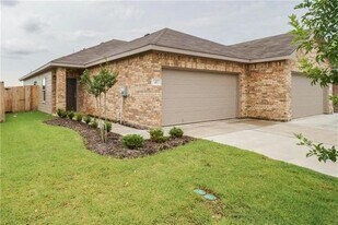 412 Canvas Ct in Crowley, TX - Building Photo