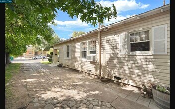 511 Locust St in Lodi, CA - Building Photo - Building Photo