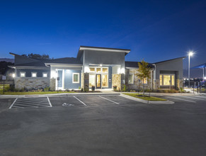 The Terrace at Walnut Creek in Austin, TX - Building Photo - Building Photo